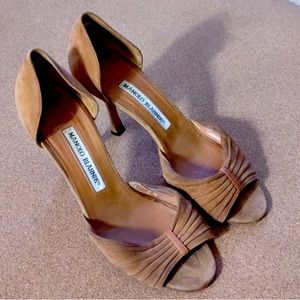Manolo Blahnik D’Orsay heels